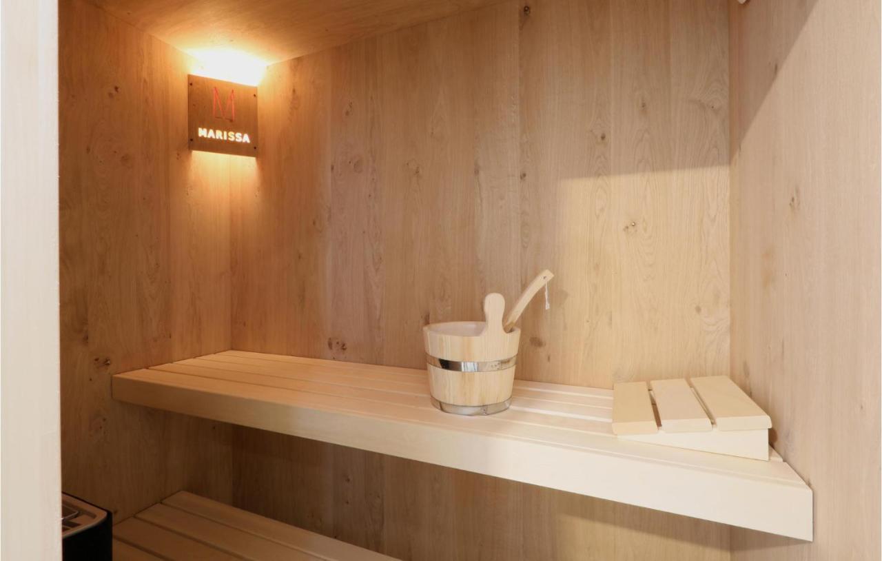 Lovely Home In Lembruch-Duemmer See With Sauna Екстериор снимка
