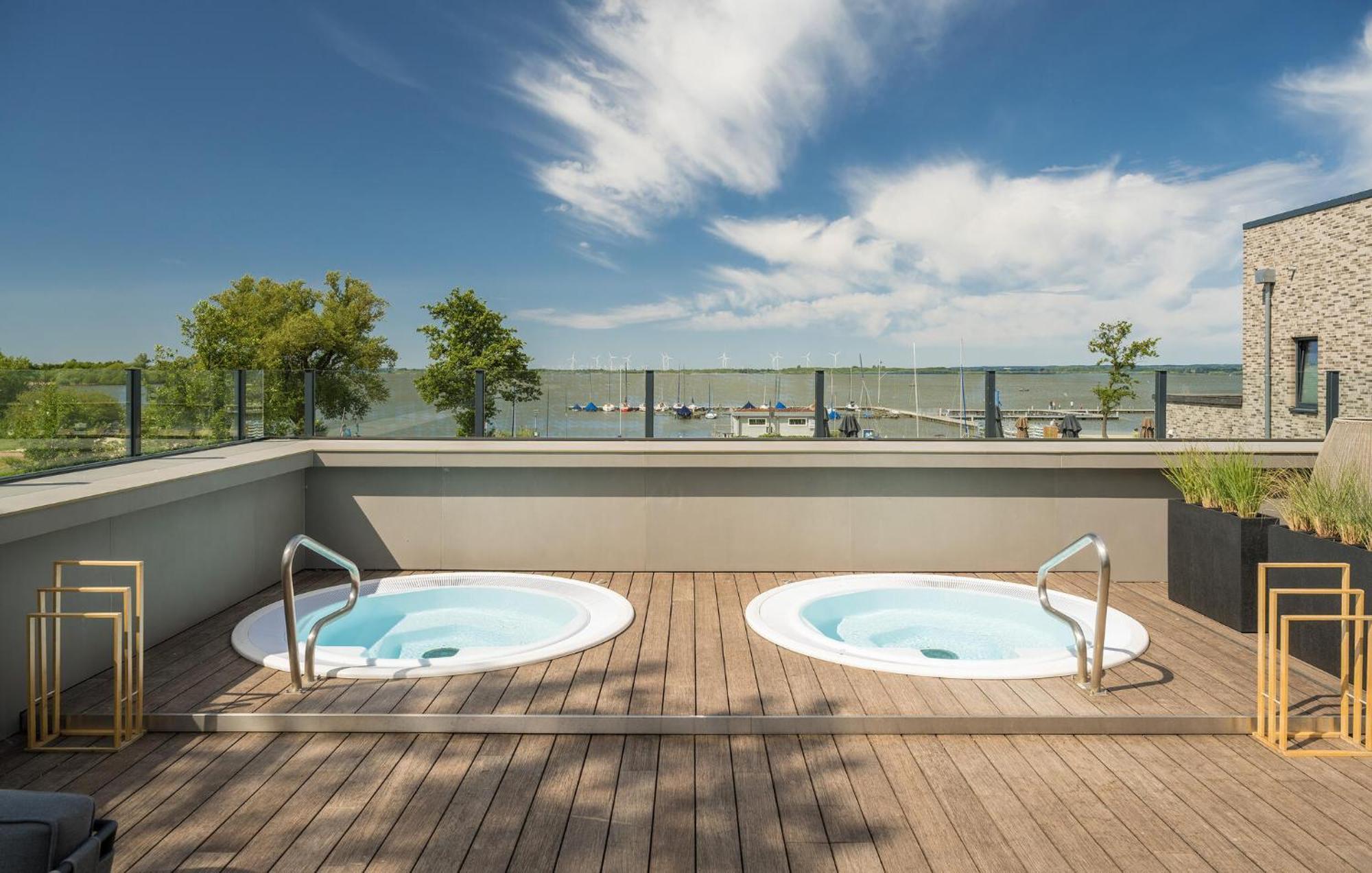 Lovely Home In Lembruch-Duemmer See With Sauna Екстериор снимка